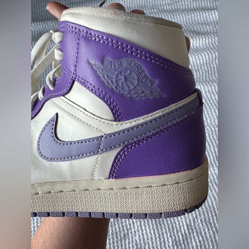 Air Jordan 1 Mid Purple Venom Women size 7.5 - Picture 6 of 11